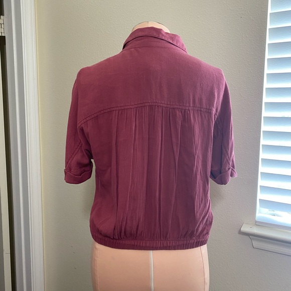 American eagle button down top ✨🌹 - Picture 5 of 6